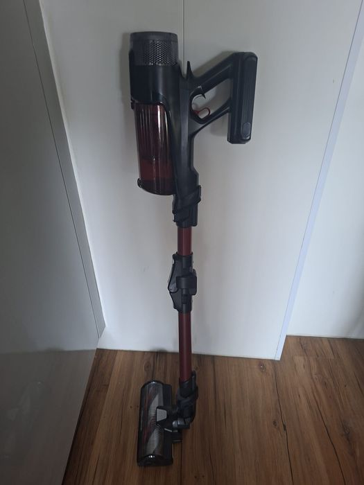 Aspirador vertical Rowenta - 6 meses de uso - levantar só dia 5/01