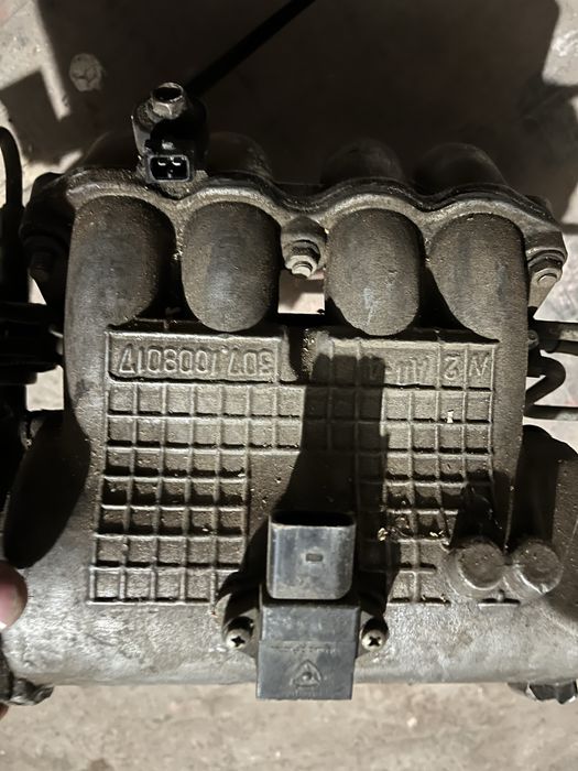 Продам впускний колектор із дросельнозаслонкою на Део сенс