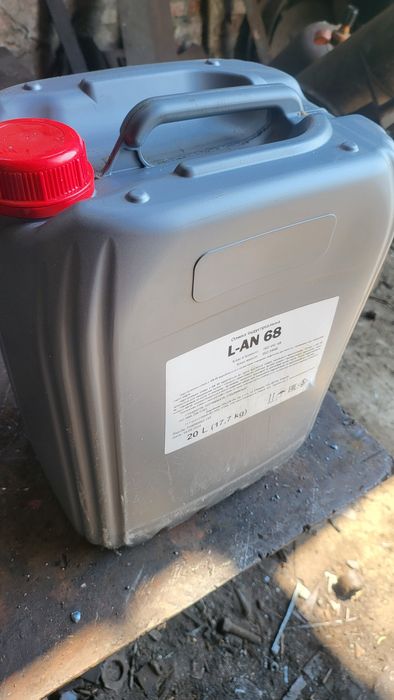 Індустріальна олива L-AN 68. Масло индустриальное. Мастило.