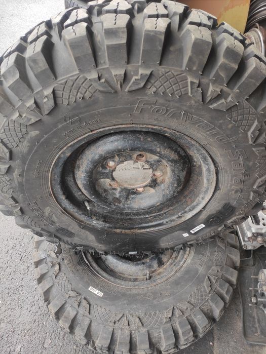 Продаю колёса Forward Safari 510 215/90-15C на УАЗ с дисками