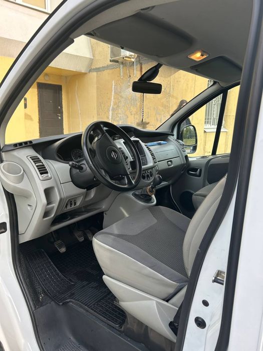 Продам опель виваро