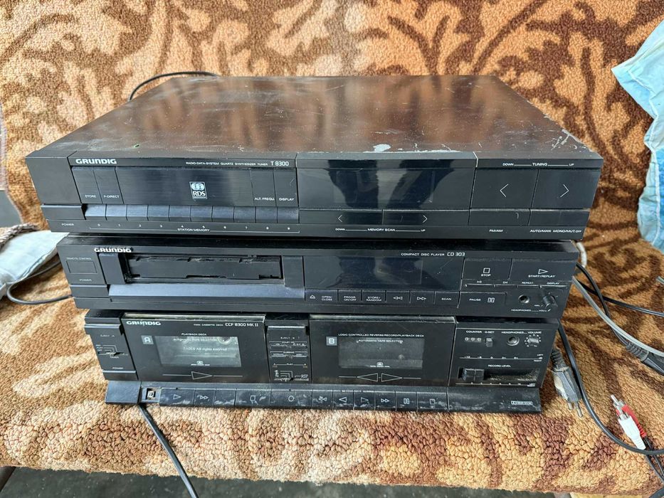 Grundig - Tuner T8300, Odtwarzacz CD303, Deck kasetowy CCF8300 MKII