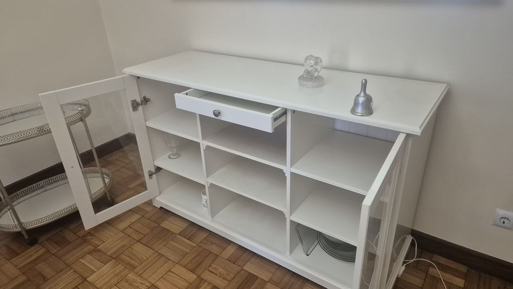 Aparador IKEA branco