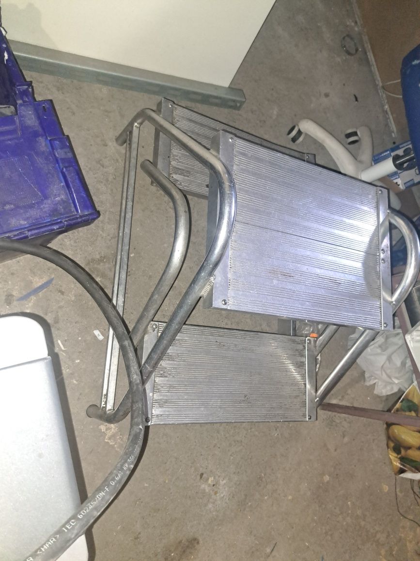 podest aluminiowy obustronne wejście