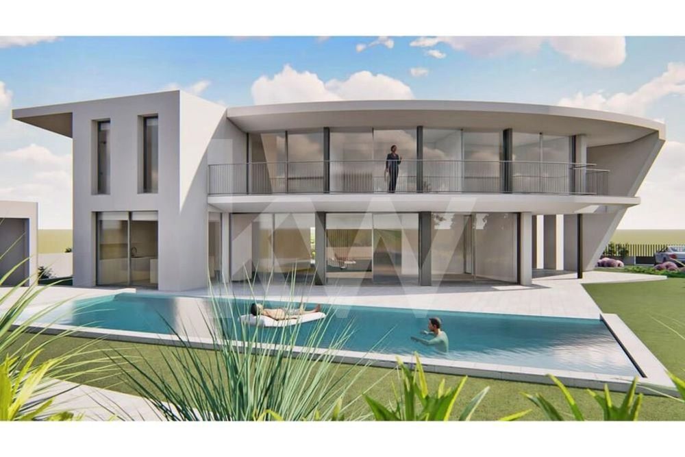 Moradia de Luxo T6 com espetacular vista para lago e campo de golfe no