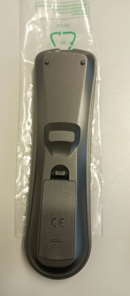 Pilot do rejestratora Hikvision ds-7716nxi nowy