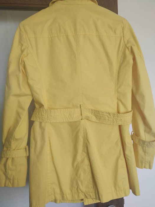 Trench de senhora Benetton