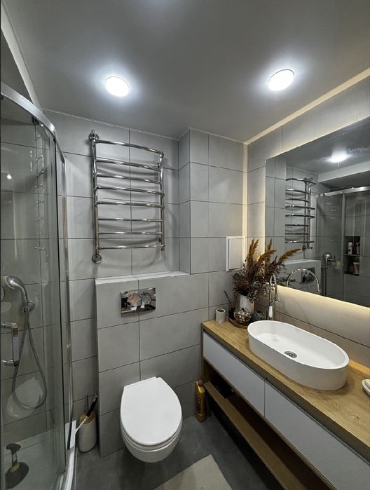 Центр міста! Сучасна трикімнатна квартира.