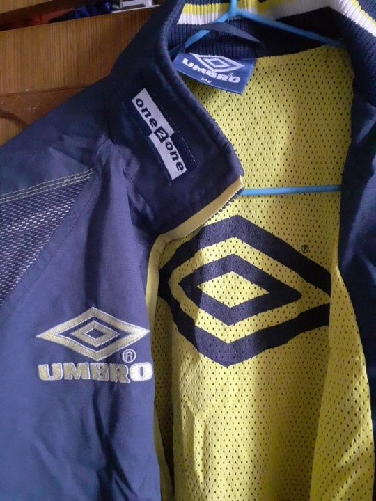 Ветровка Umbro на подкладке