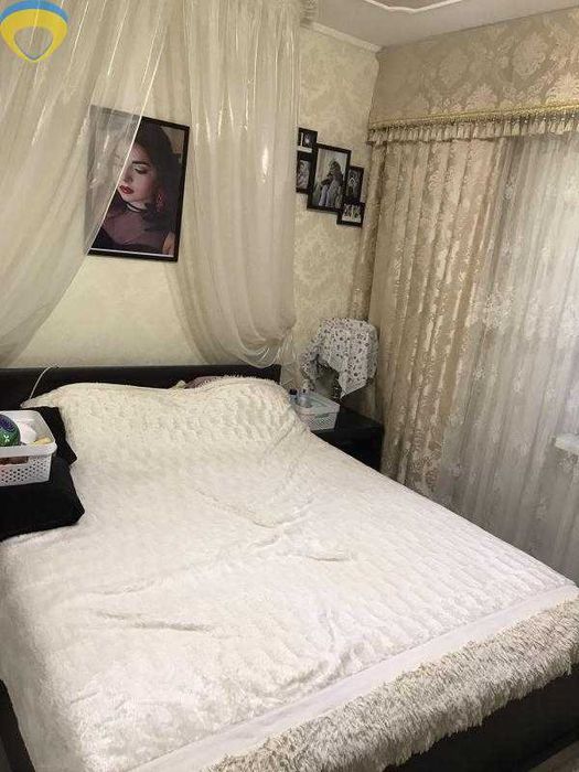 Шикарний великий будинок з ремонтом в передмісті Одеси.