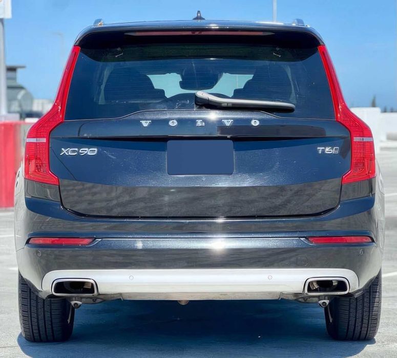 Volvo XC90 T6      2020