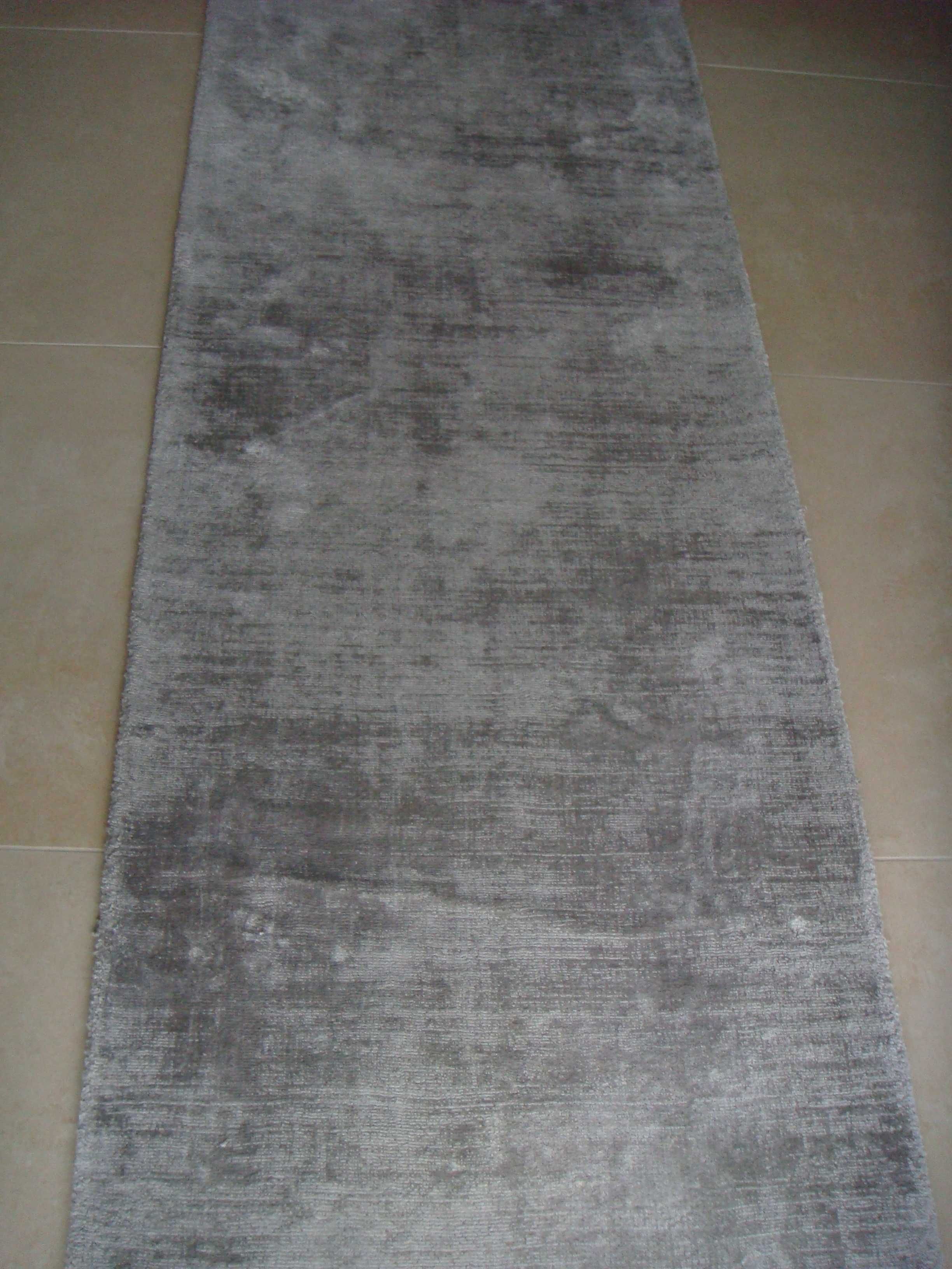 szaro srebrny dywan chodnik wiskoza do mieszkania