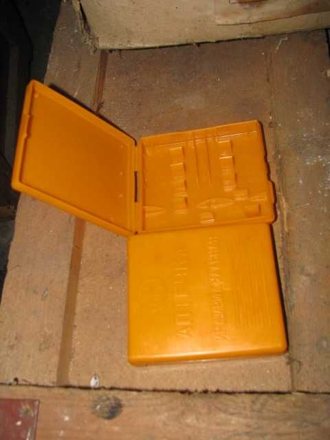 Коробка пласмова 10х8х2 см під аптечку індивідуальну.