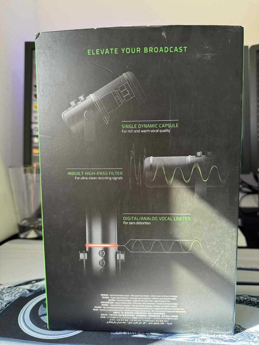 Combo Microfone Razer Seiren Elite e RAZER BlackShark V2 Pro