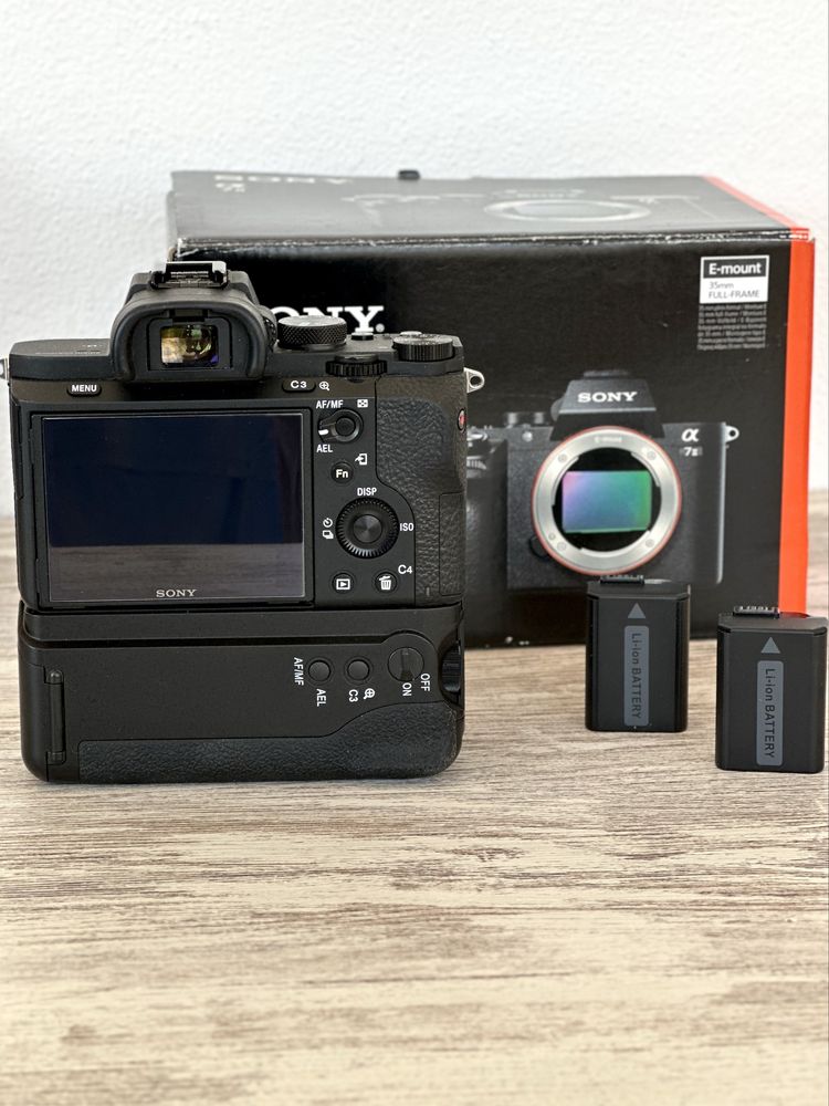 Camera Sony a7ll + Grip + 4 baterias (como nova)