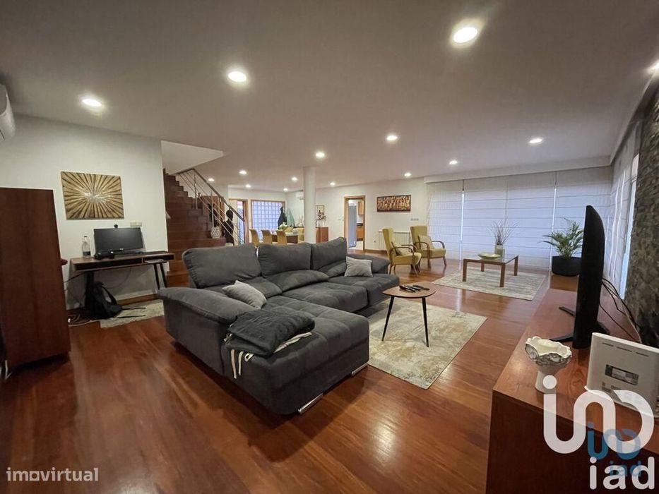 Moradia isolada T3 em Tamel de 240 m2