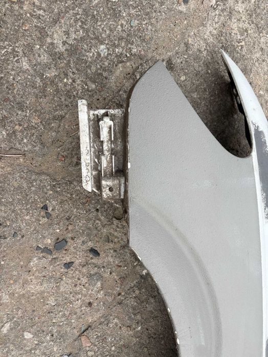 Mercedes vito 639 błotnik l/p przód