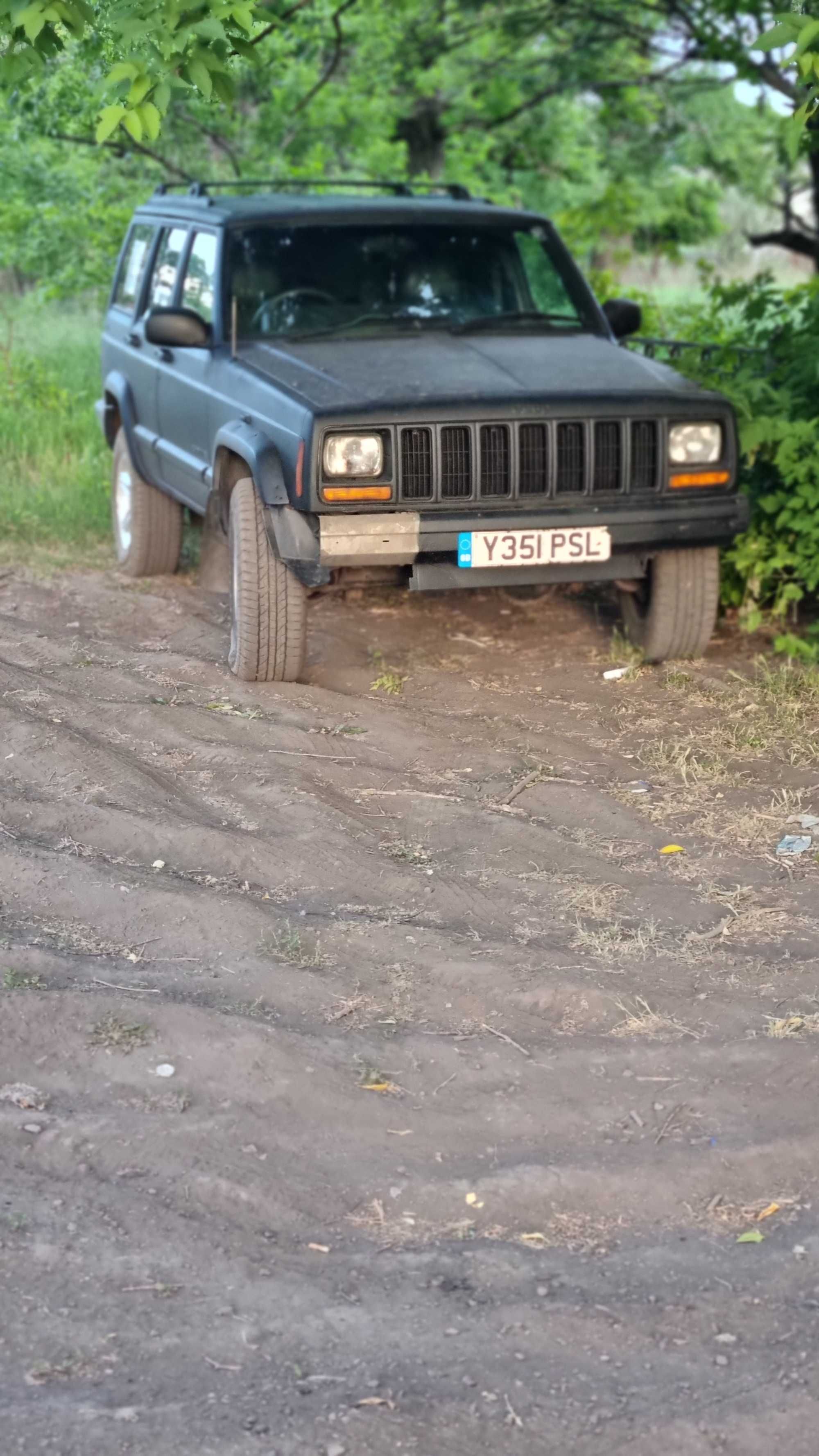 Джип Черокі 2.5 тді