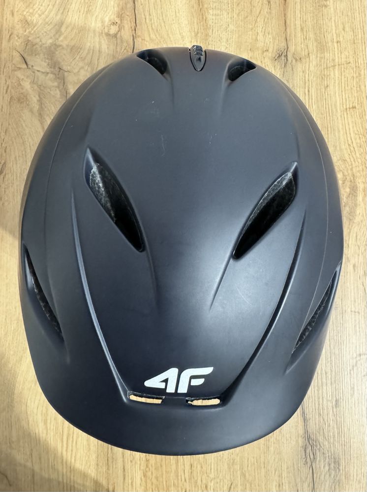 Kask narciarski 4F (M 57-58) + gogle