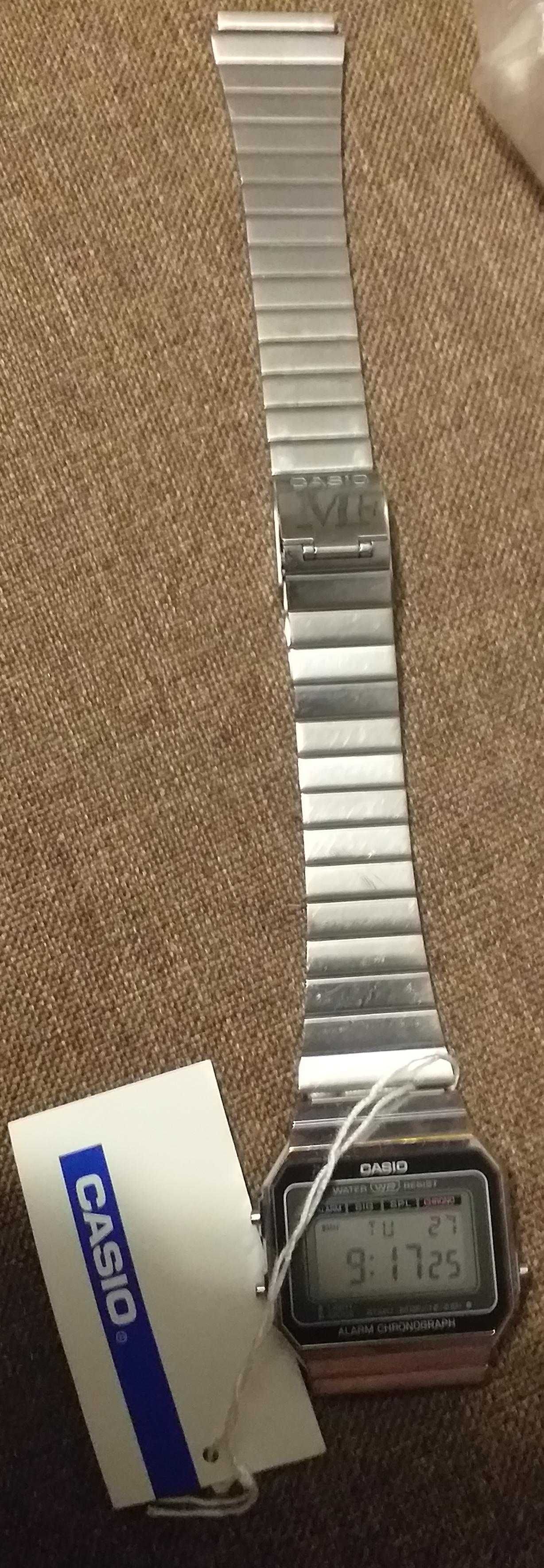 Zegarek Casio A700WE-1AEF Uszkodzone mocowanie paska.