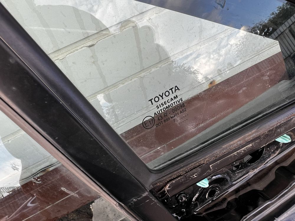 Toyota CHR drzwi prawe przednie 209