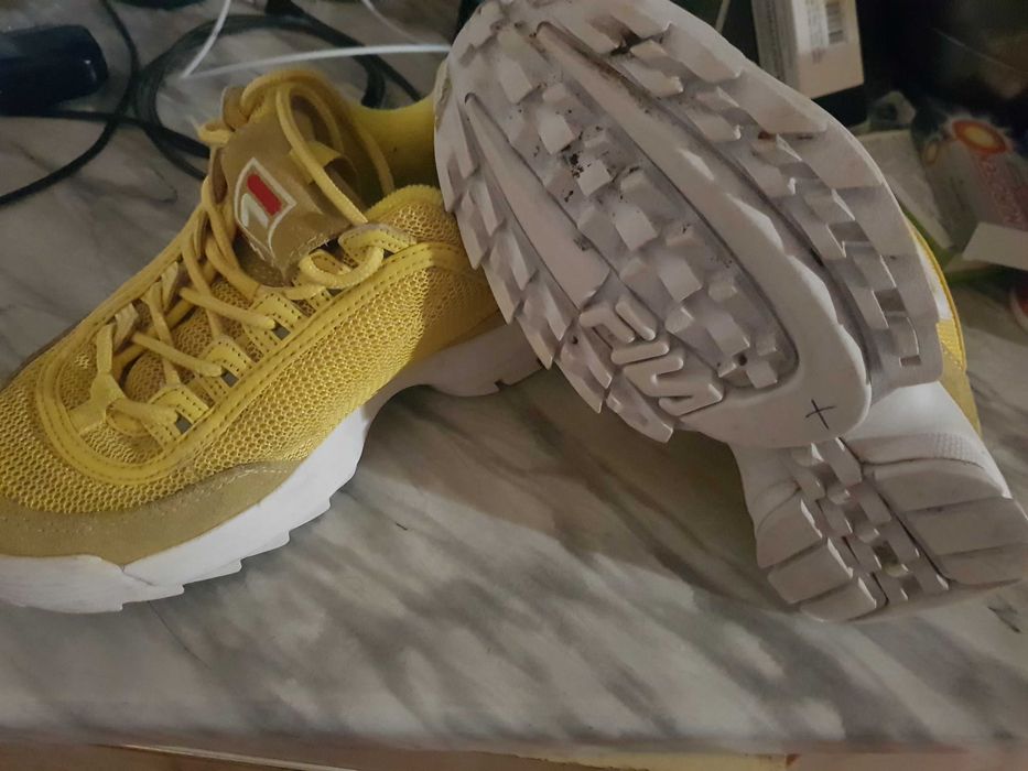 Продам кроссовки FILA , 35 й размер -  1500 грн