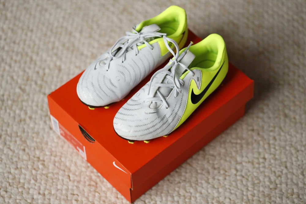 Buty piłkarskie Korki Nike Phantom GX II Academy FG/MG Junior