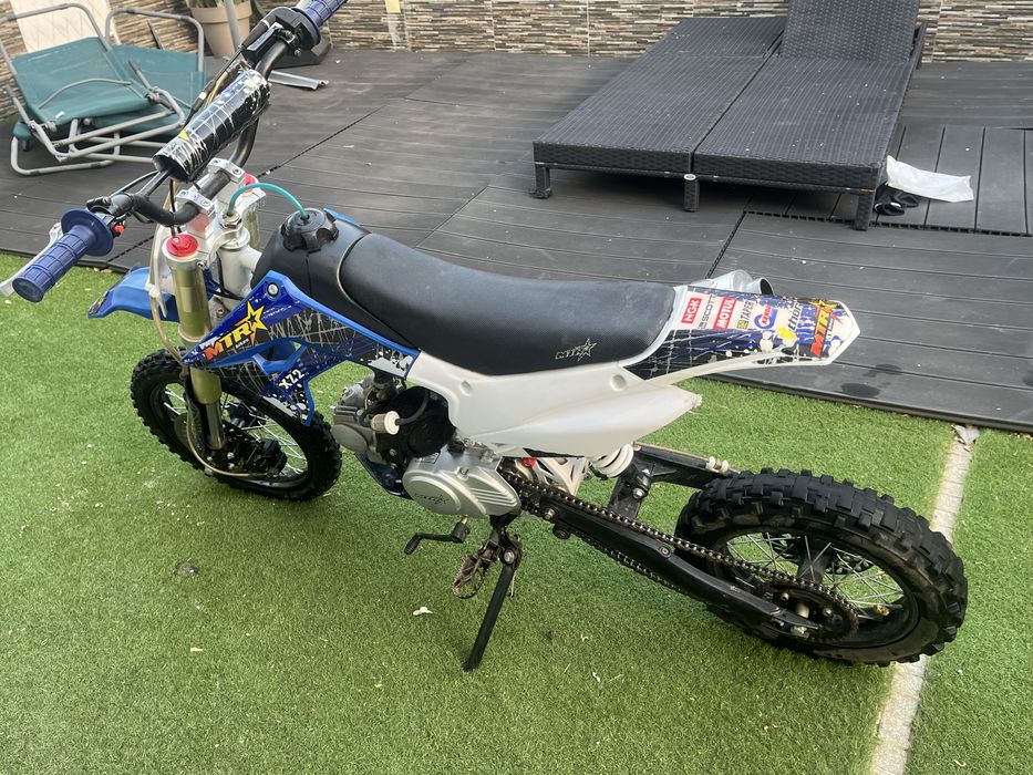 Moto quase nunca usada.aceito trocas preco negociavel