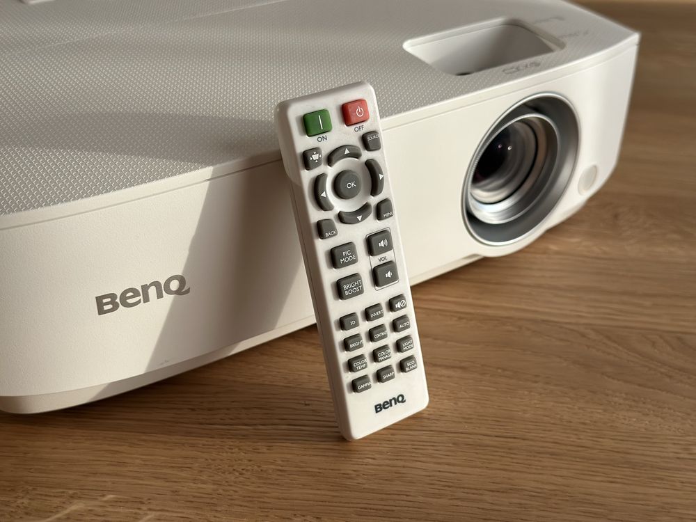 Projektor Benq W1050