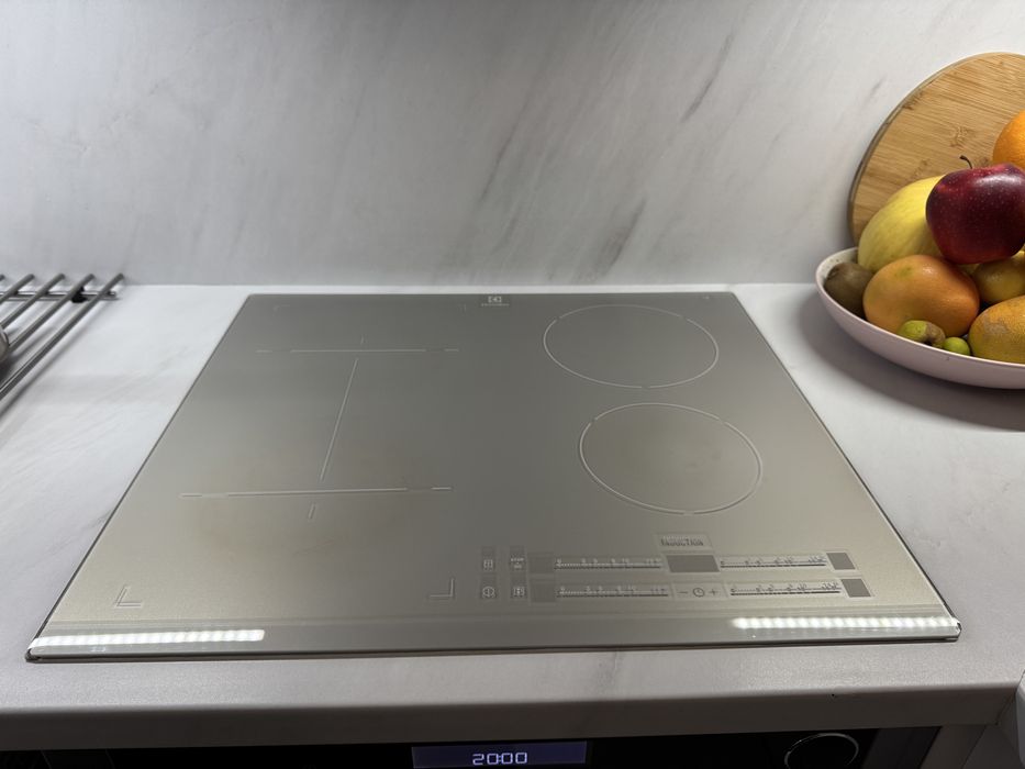 Płyta indukcyjna EHI6540FOS (biała) slim fit