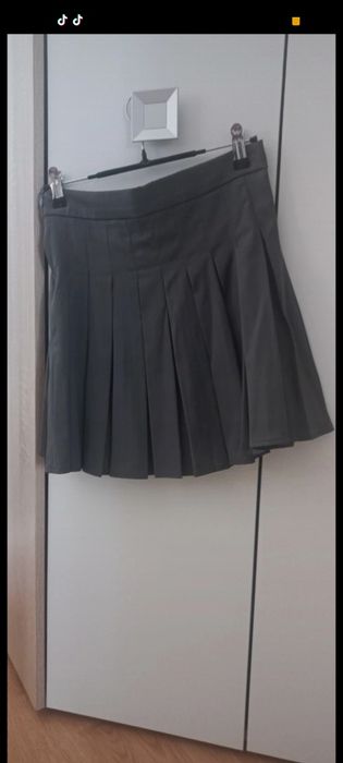 Szara spódniczka