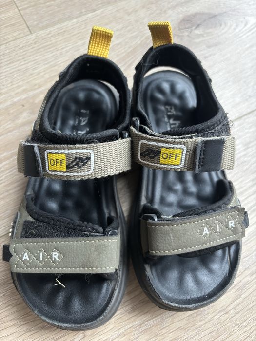 Босоніжки дитячі