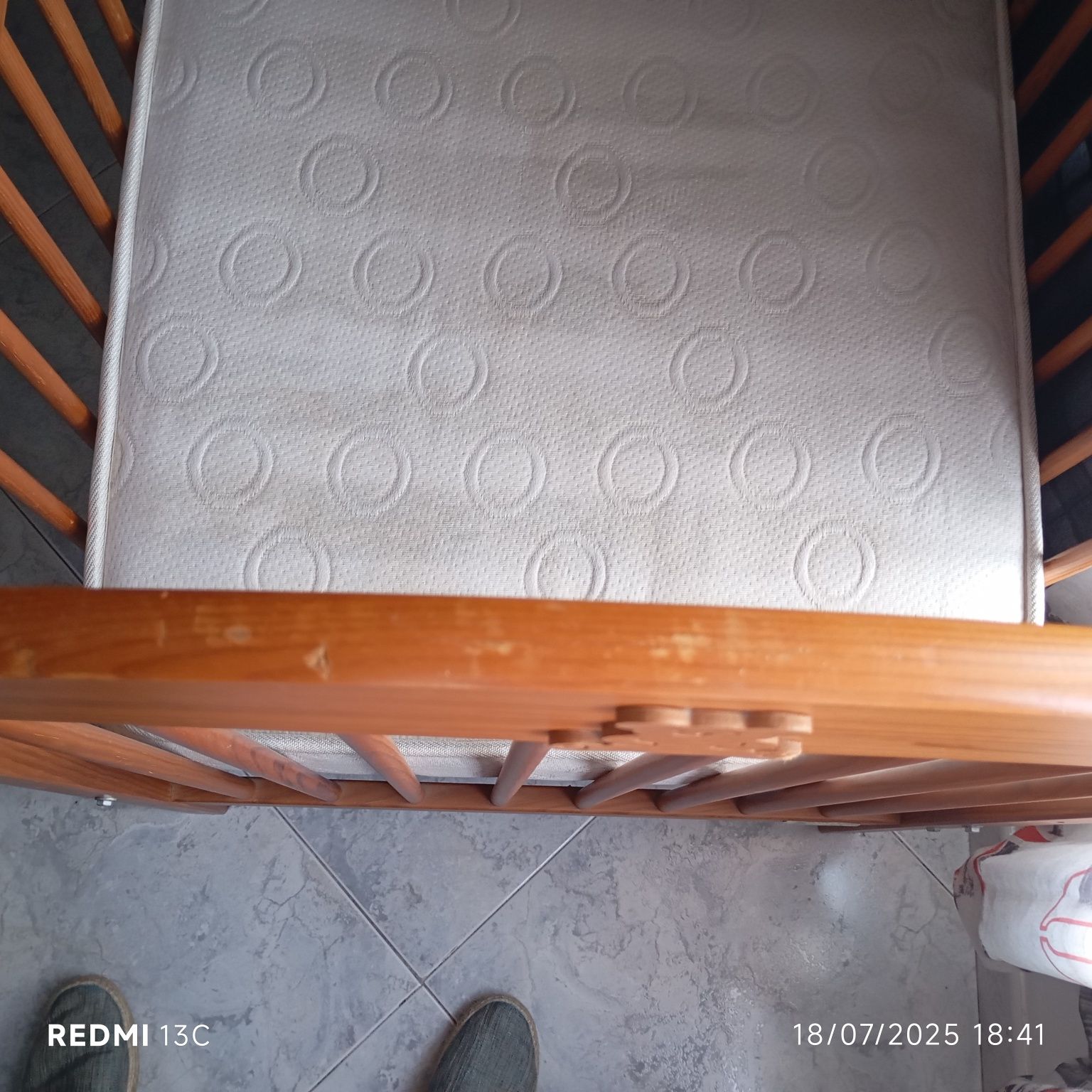 Berço + colchão+ 1par de lencois