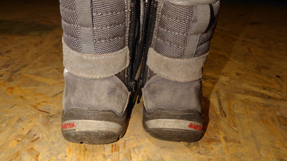 Buty zimowe Bartek 25 po jednym dziecku