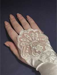 Вінтаж білі весільні рукавички атласні високі з вишивкою бісером