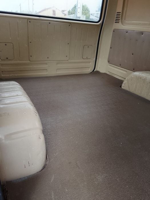 Toyota hiace 6 lugares mista