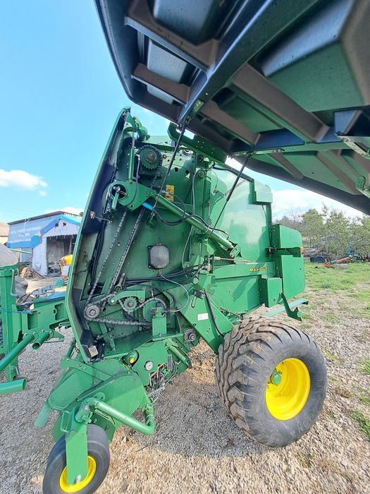 Prasa John Deere 854 MaxiCut od rolnika