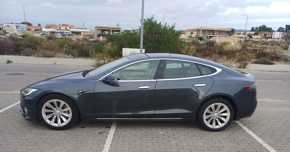 Tesla model S 75D