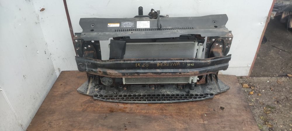 Pas przedni Hyundai ix20 benzyna 1.4 1.6 kia Venga chłodnice okular