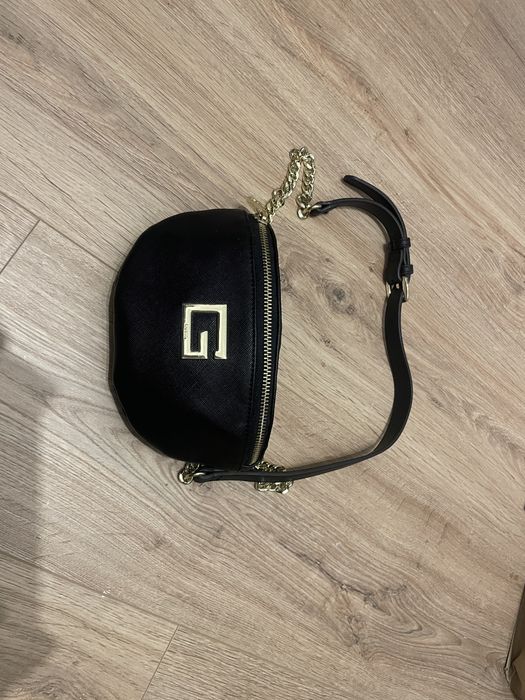 Nerka saszetka Guess