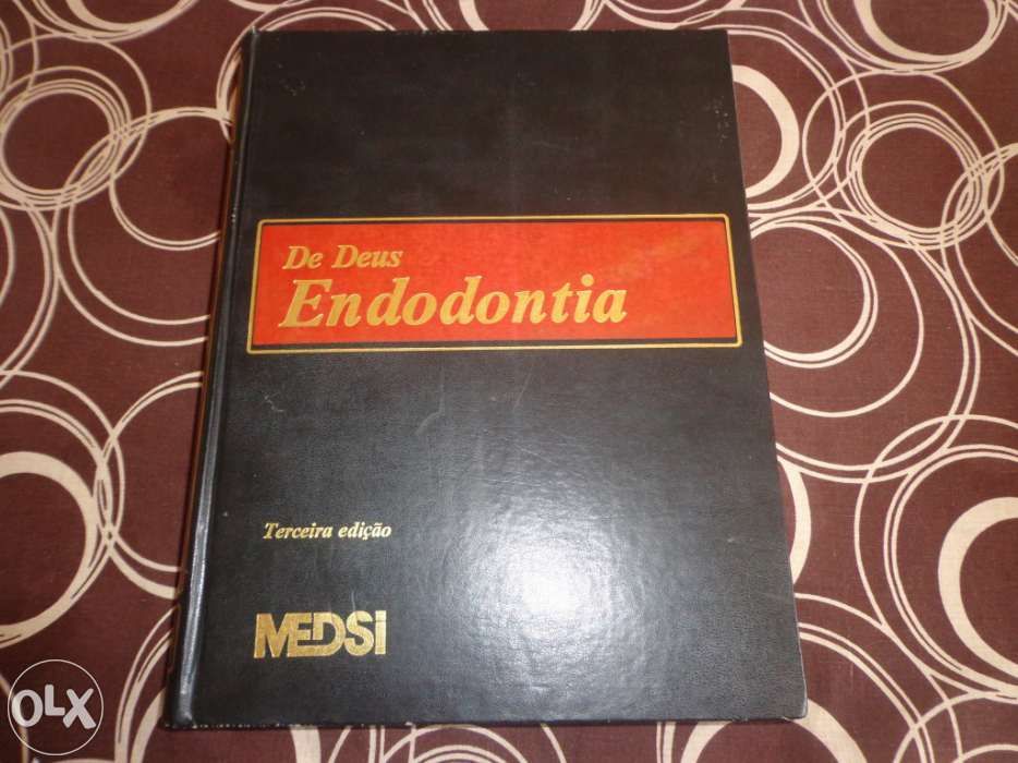 Livros de medicina dentária.