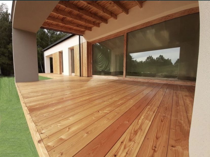 Taras drewniany, elewacja drewniana, zadaszenie tarasu, pergola