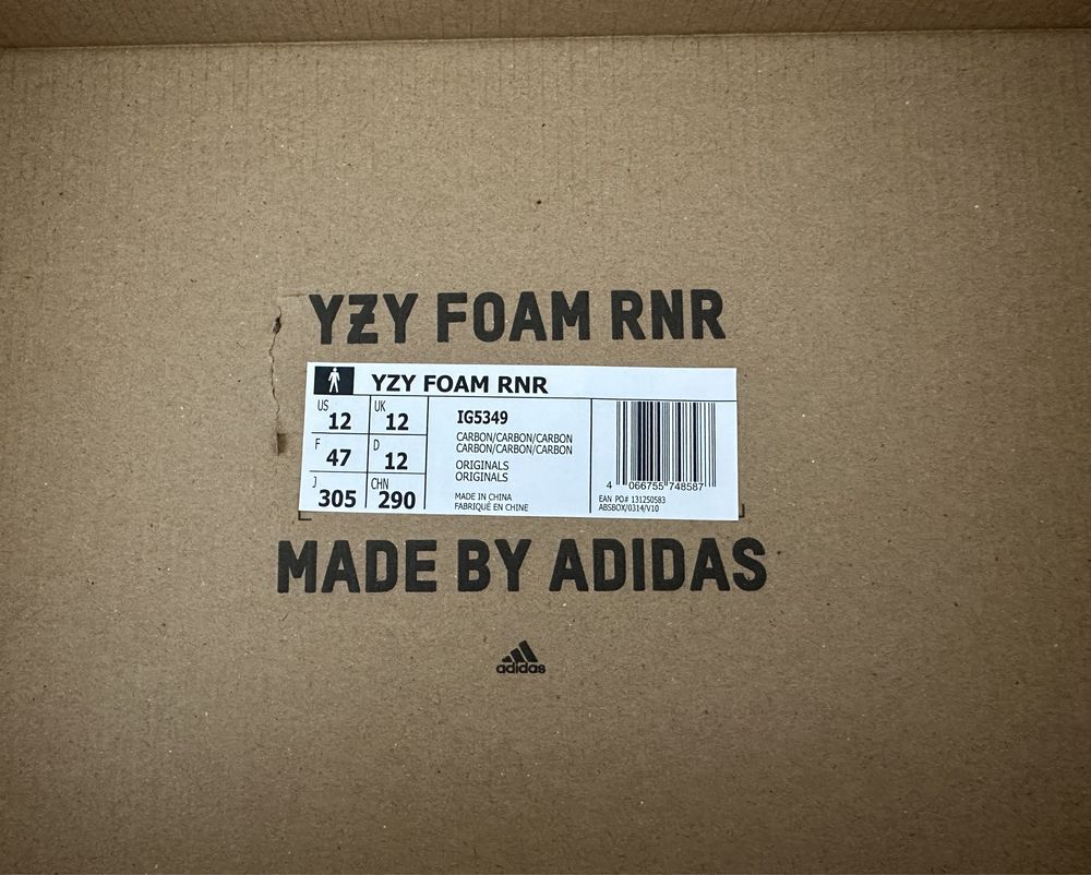 Yeezy Foam RNR Carbon r. 47