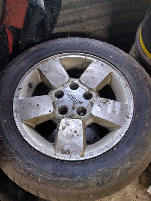 5 jantes com pneus 235/75R17 Jeep WJ/WG