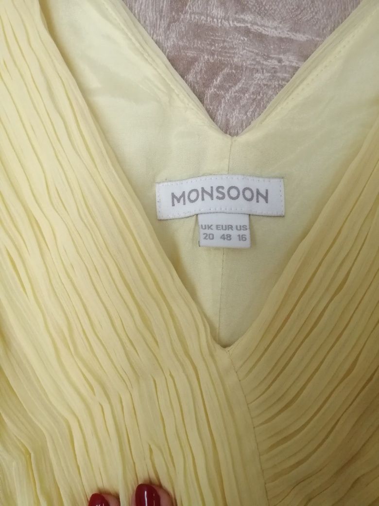Koktailowa sukienka Monsoon 48