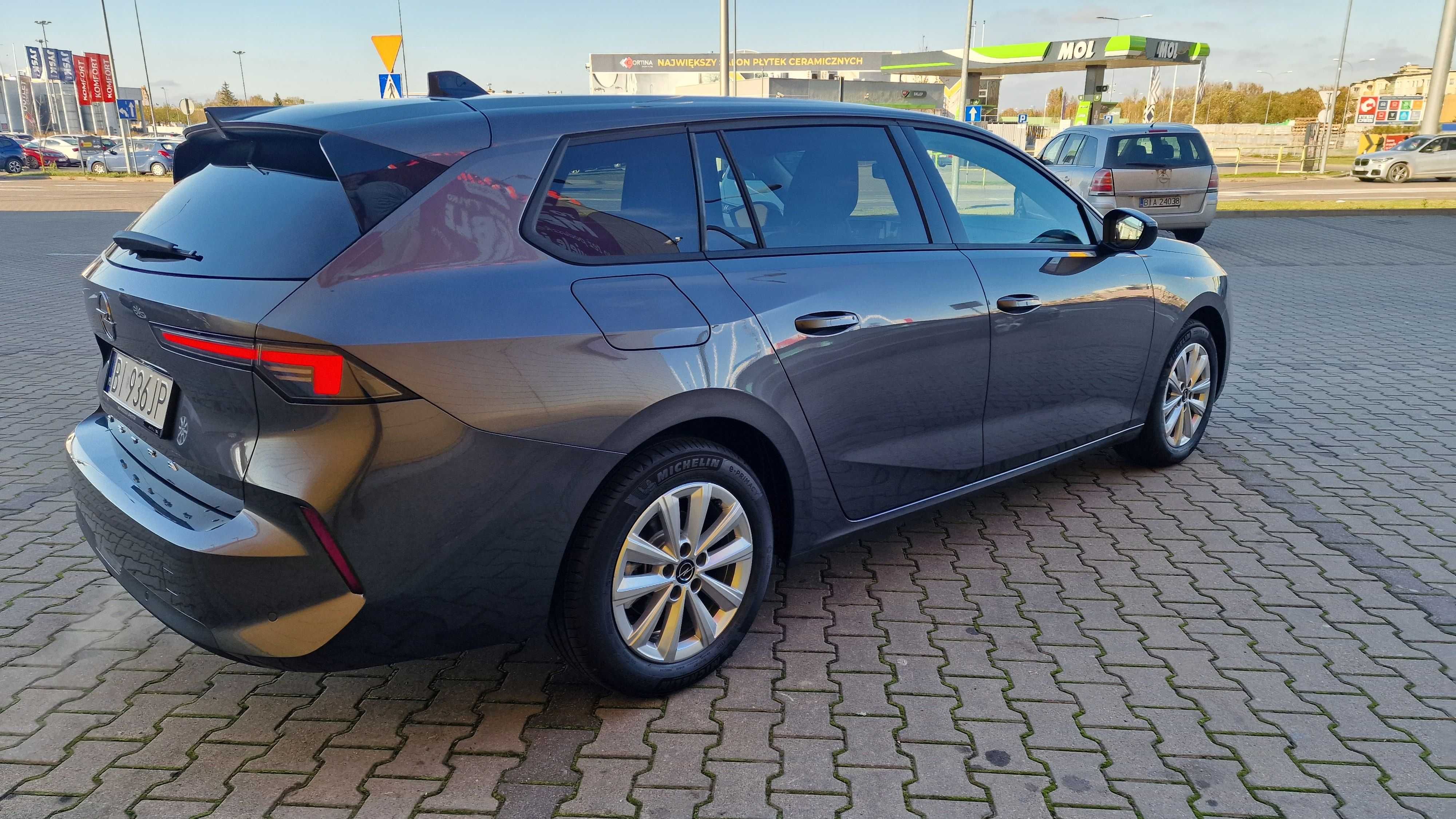 Wypożyczalnia aut OPEL ASTRA KOMBI AUTOMAT 2024 Wynajem aut osobowych