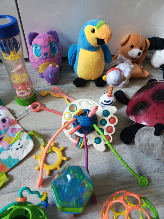 Zestaw zabawek niemowlęcych dla maluszka interaktywne sensoryczne
