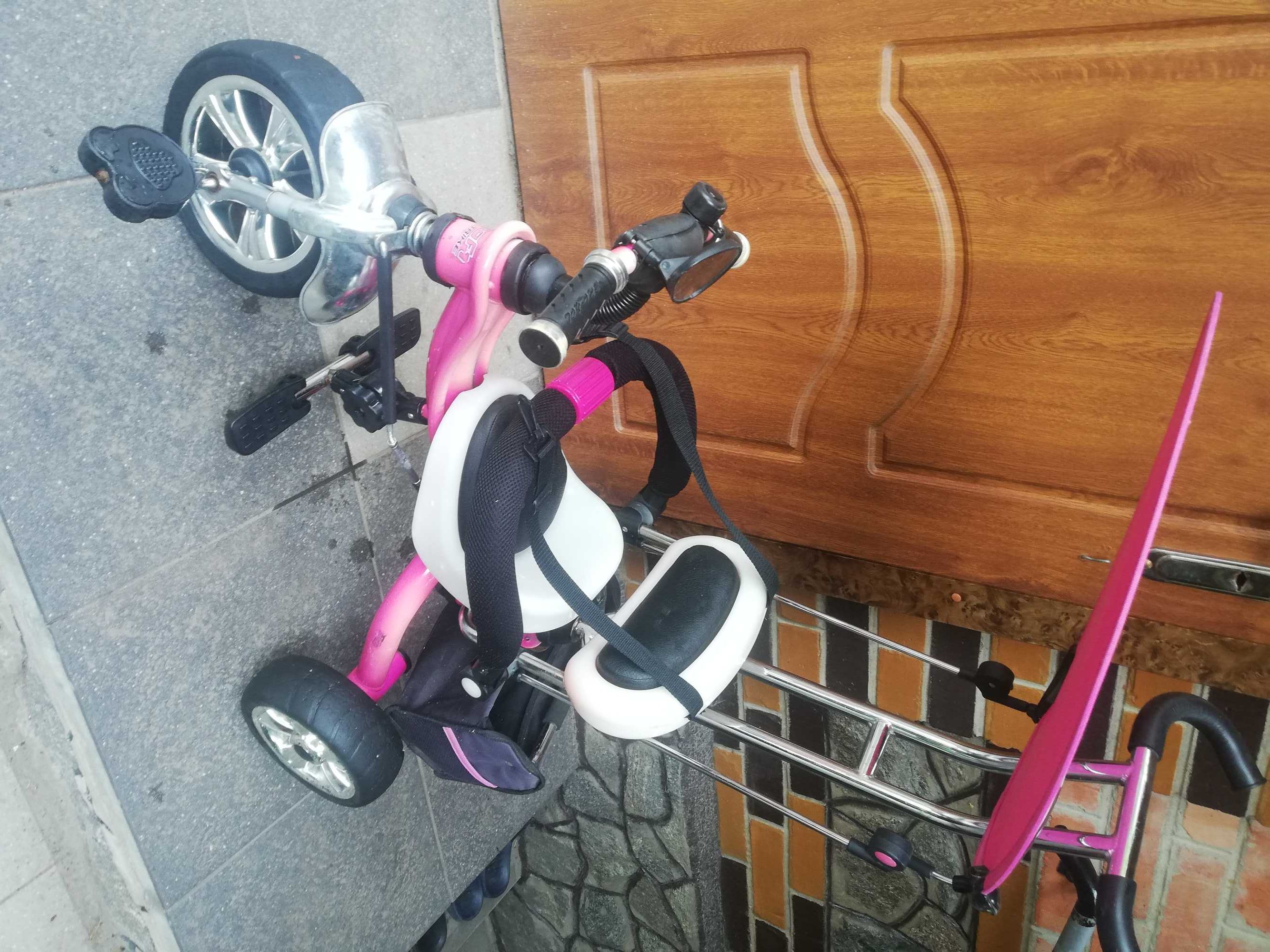 Велосипед детский с родительской ручкой.