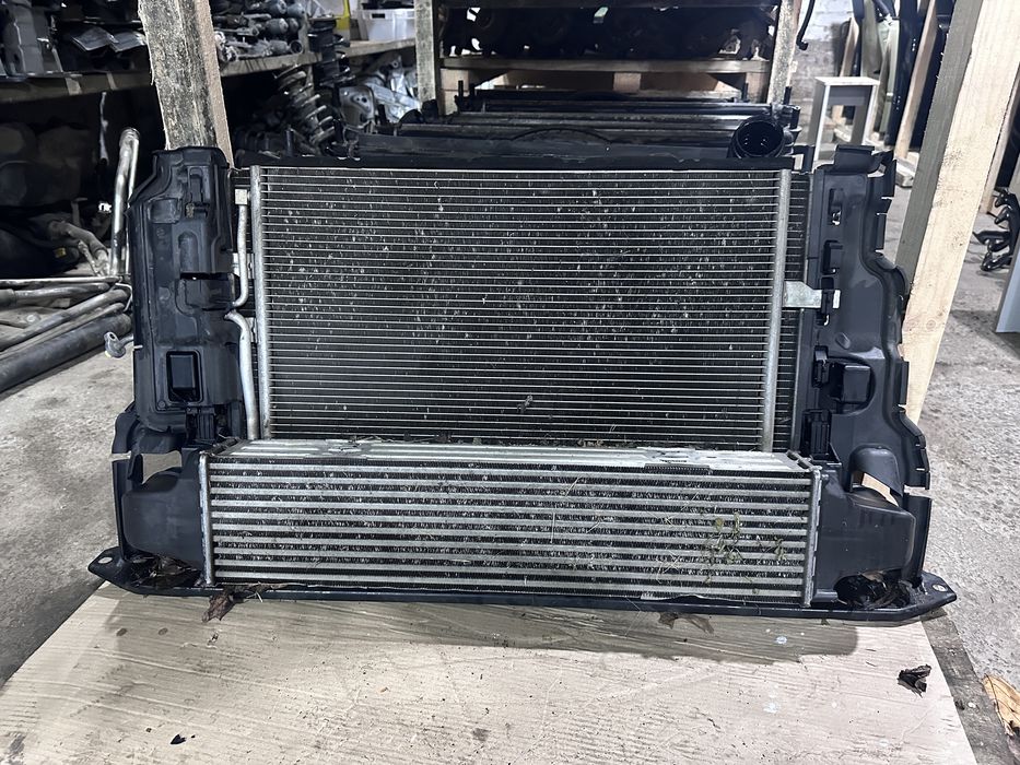 Радіатор інтеркуллер дифузор вентилятор 2.5  volvo s60 v60 2.0 1.6 2.4