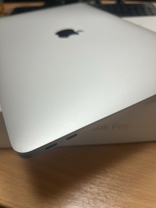 MacBook Pro 13 2017 A1708 (Intel I5, 8GB, SSD256GB)